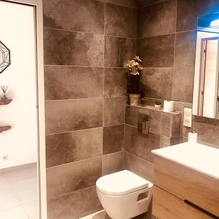 Appartement F2 Moderne & Spacieux En Residence شقة